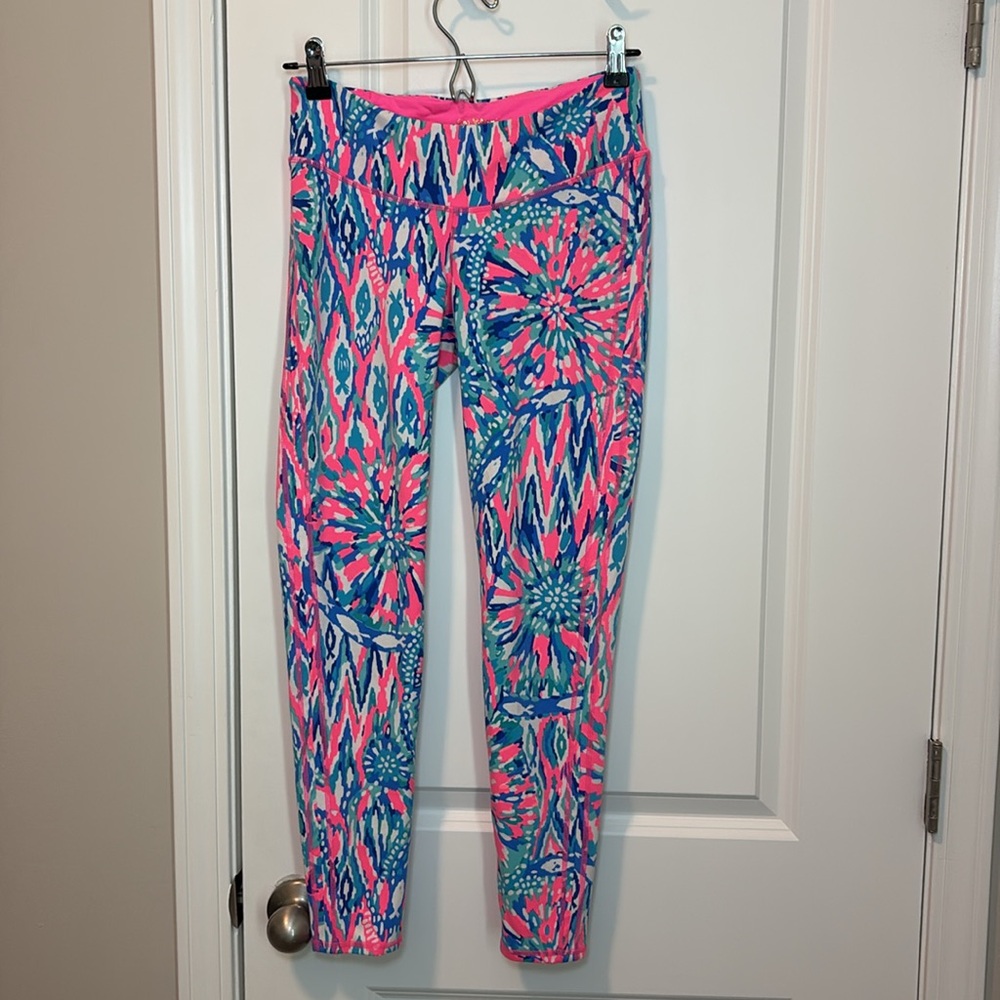 Lilly Pulitzer Luxletic Floral Weekender Leggings Tiki Pink And Light Blue Sz S - Picture 3 of 10